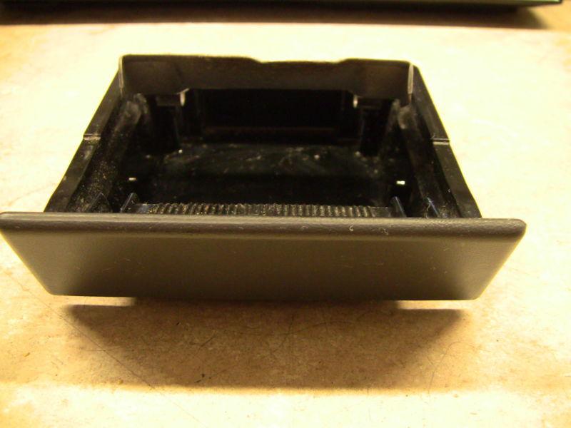 1984 85 86 87 88 1989 toyota 4runner gray ashtray 74102-89103 ash tray