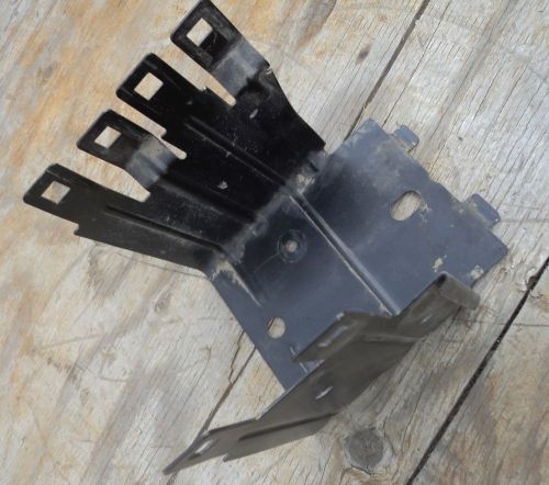 1997-1998 ford f150 >< under the hood fuse box >< bracket