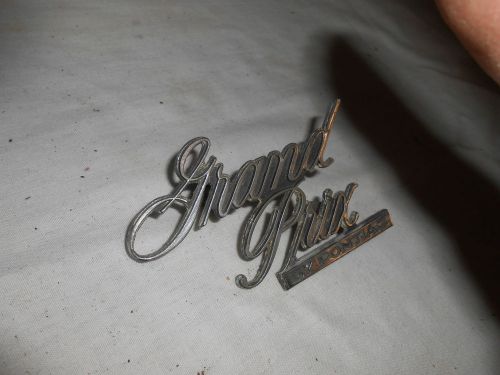 Vintage pontiac gran prix   emblem   original part