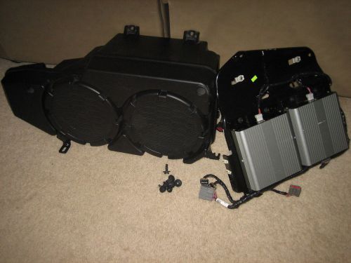 ***  ford mustang shaker 1000 subwoofers, box, amps, wires  ***
