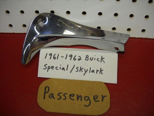 1961 buick skylark passenger fender front trim 1349258 rh grille 61 62 special