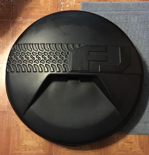 Original toyota oem 2007-2014 fj cruiser spare tire cover w/ backup camera slot