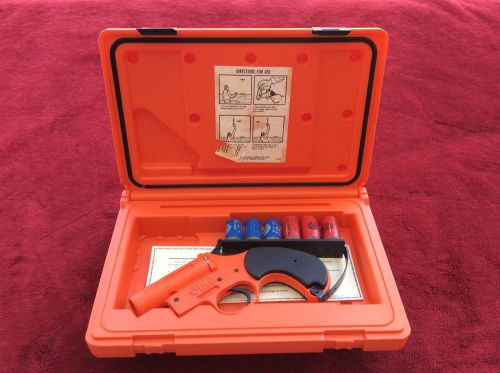 Olin marine emergency signal launcher flare gun kit