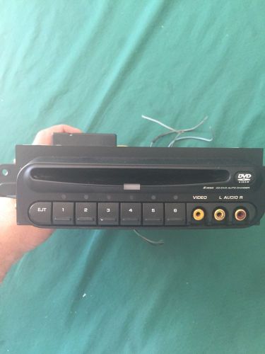 Chrysler dvd/cd 6 disc auto changer
