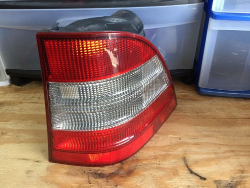 1998-2001 mercedes bens ml320 ml350 ml500 oem tail light assembly passenger side