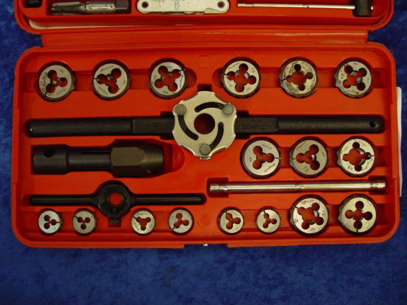 Snap-On TD-2425 41 Piece US Tap & Die Set (1/4