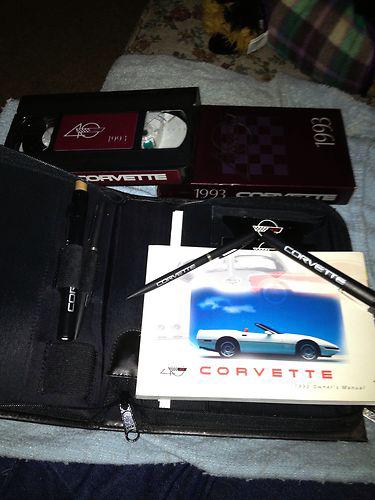 1993 corvette owners manuel w/pen & pen light