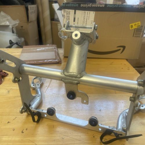 Aprilia rsv1000 gen 1 mille front fairing instrument bracket subframe ap8135905