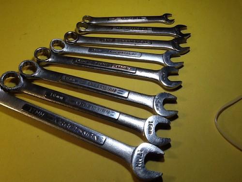 Craftsman combination wrenches -- metric 9-17mm   8 wrenches