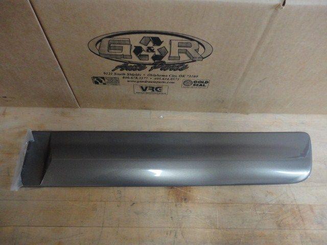 07 gmc yukon rear door moulding