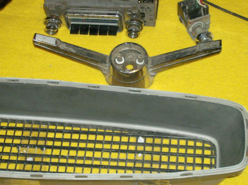 66 pontiac gto hurst tri-power rally interior part = steering wheel horn button