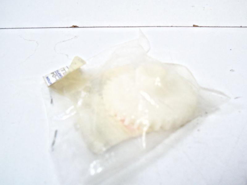 Yamaha n.o.s 24x-12459-00 water pump gear 1983-85 yz125