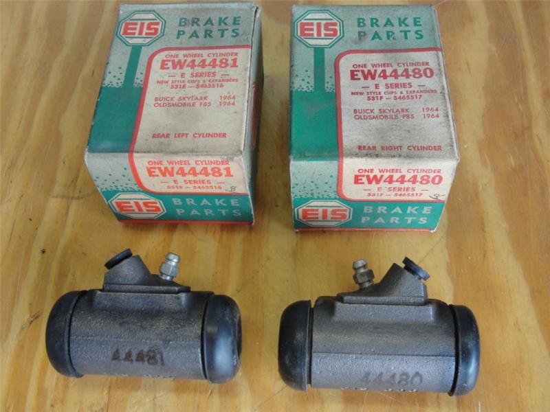 Nos pair 1964 buick skylark oldsmobile f-85 eis rear wheel cylinder ew44480 -1