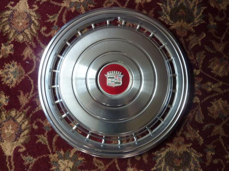 1977 - 1978 cadillac deville and fleetwood 15" wheelcover / hubcap