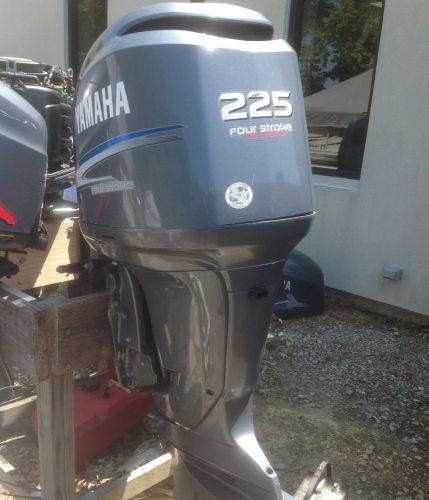 2003 yamaha four-stroke 225hp 25" shaft outboard motor