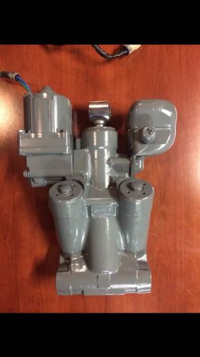 Suzuki df90 df115 df140 4 stroke trim and tilt unit. showa df 115 140