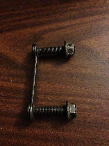 Yamaha 98-01 yzf-r1 upper main fairing stay bolt mount