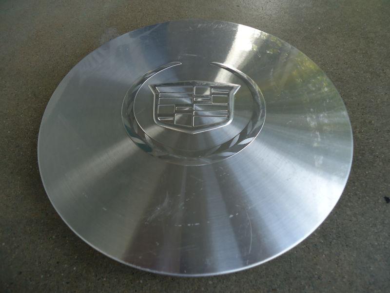 1 genuine gm factory oem silver machined cadillac escalade 17"  wheel center cap