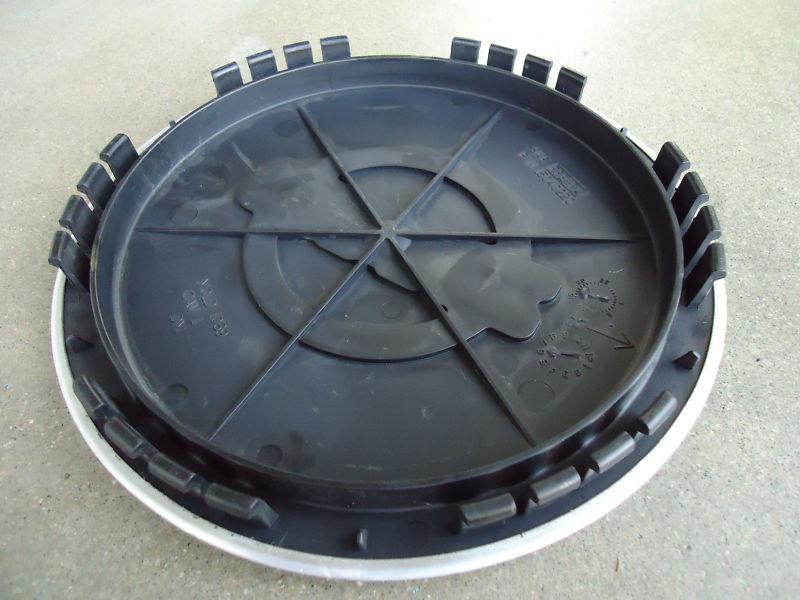 1 Genuine GM Factory OEM Silver Machined Cadillac Escalade 17