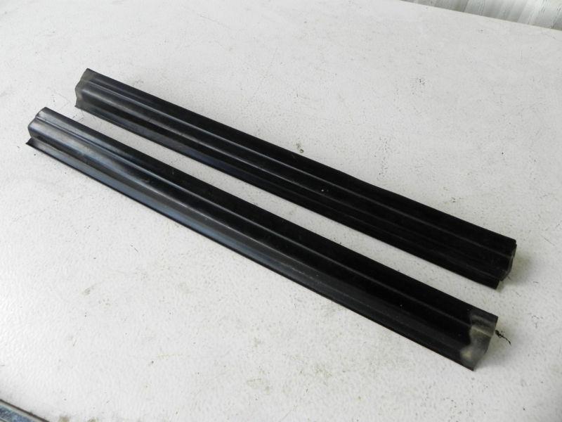 Ford mustang coupe rear quarter glass exterior weather strip trim set of 2 