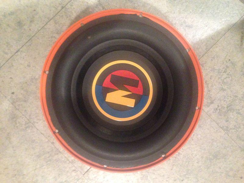 Memphis 15-m3104d 1-way 10" car subwoofer