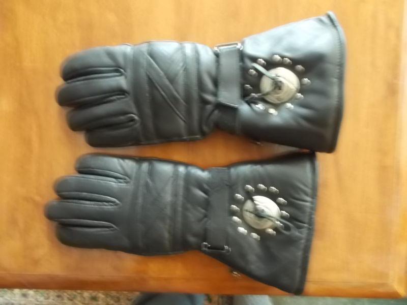 Motorcycle riding gloves