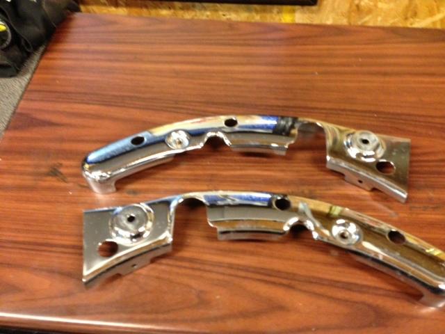 Harley davidson oem touring rear fender strut covers p/n 47522-09 & 47526-09