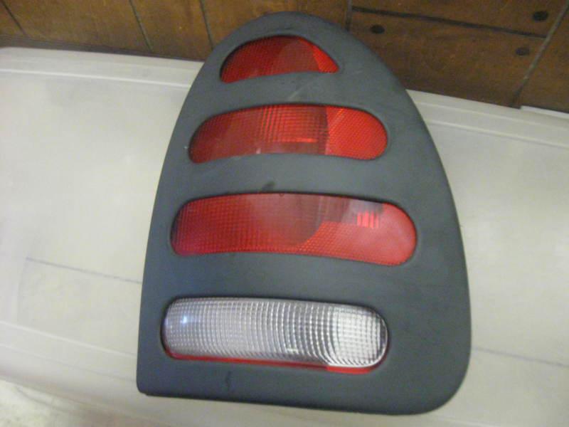 Dodge caravan tail light complete right hand passenger side 1996 - 2000