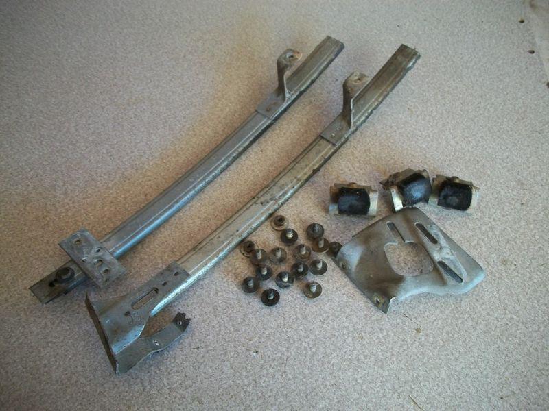70--81 CHEVY CAMARO a pair of LH door glass channel guide+bolts, US $39.99, image 2