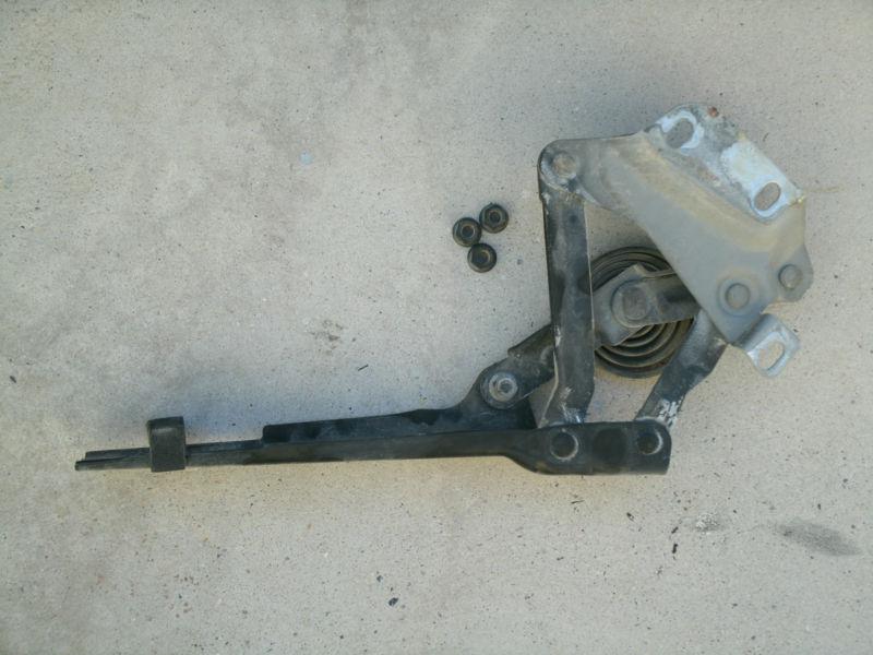 93-98 jeep grand cherokee laredo r/h passenger side hood hinge