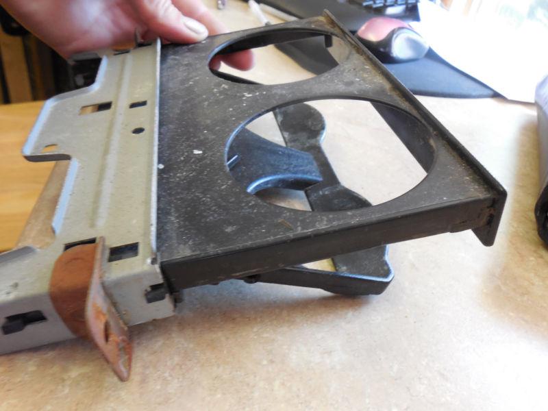 1989-1995 toyota 4runner and truck cupholder w mounting bracket.yota yard.