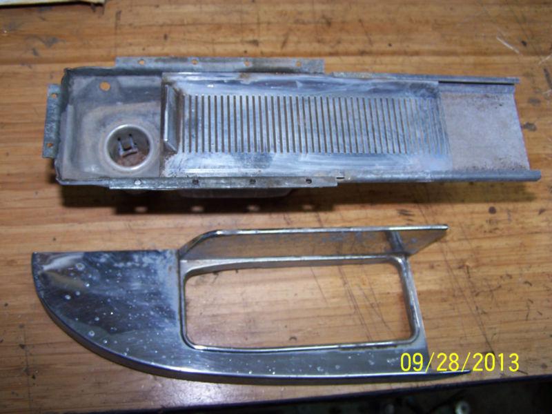 1957 CHRYSLER IMPERIAL RIGHT REAR DOOR ASH TRAY ASSEMBLY, US $21.99, image 2