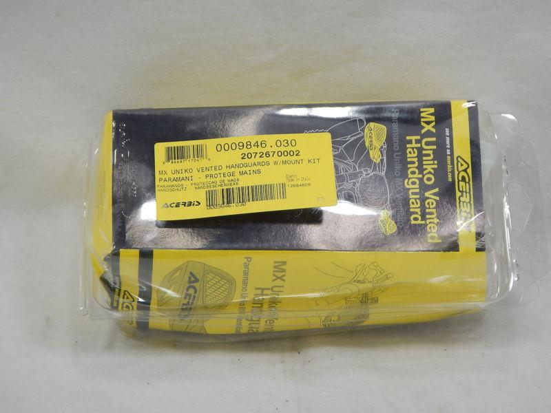 Yamaha 2072670002 handguards with mount kit *new