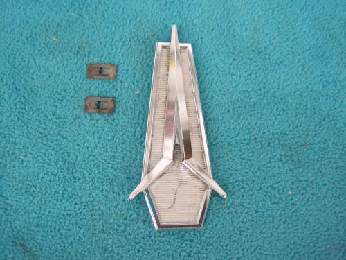 1968-69 gtx, road runner, sp satellite, rear seat center plymouth medallion, vgc