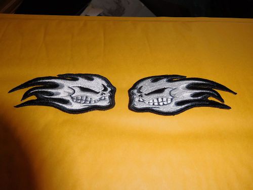 Pair of no fear skull patches