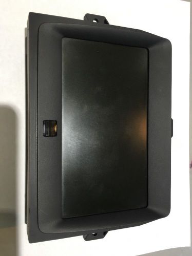 Range rover hse &amp; sport dvd headrest screens oem yip500340