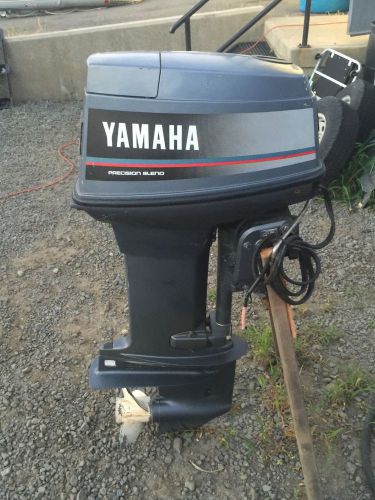 2002 yamaha 40 hp 2-stroke. runs well, 20&#034; manual tilt
