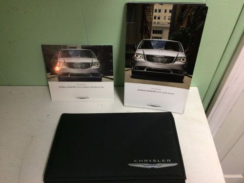 2015 chrysler town &amp; country user&#039;s / owner&#039;s guide. gently used with case