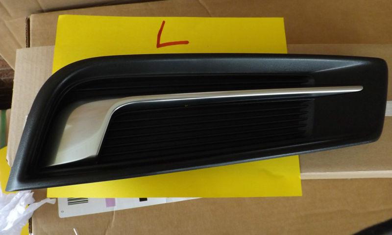 New  cadillac xts front left bumper insert bezel molding trim# 20901630