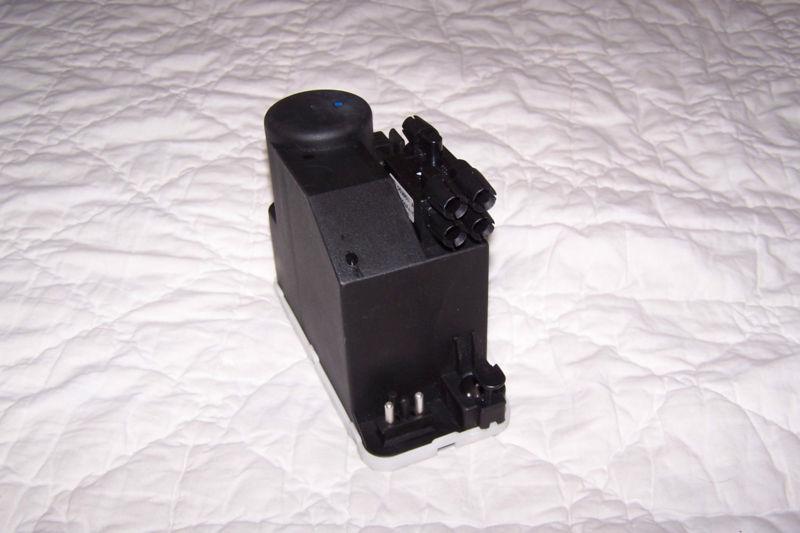 Find Central Locking Vacuum Pump for Mercedes W201 W124 W107 W126 in