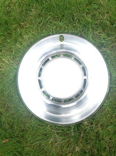 Pontiac hubcap