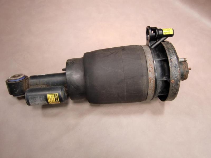 Find USED 0306 LINCOLN NAVIGATOR AIR SUSPENSION REAR AIR BAG in Panama