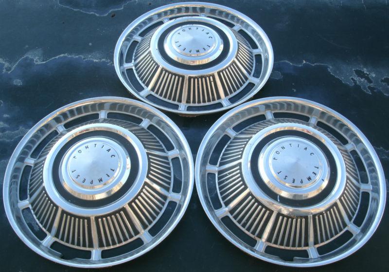 1962 62 1963 63 pontiac tempest wheel covers hubcaps set of 3 center oem 
