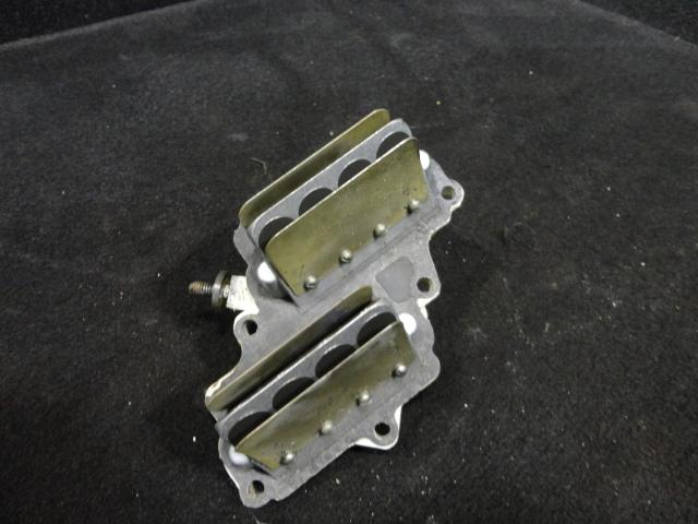 Vintage carburetor plate w/2 reed blocks chrysler 1971 35hp outboard  (652)