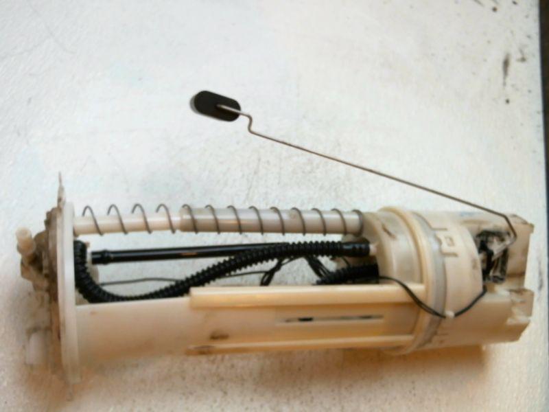 Find 2005 JEEP LIBERTY FUEL PUMP 2608842 in Garretson, South Dakota, US