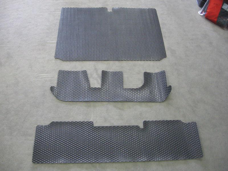 Find 0006 Floor Mats Back Seat Chevrolet/GMC Suburban in Reno, Nevada