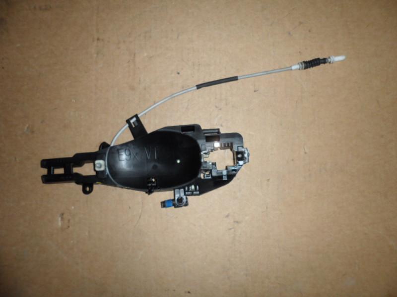 09 10 11 bmw 328i 335i e90 3 series oem left front door handle bracket carrier