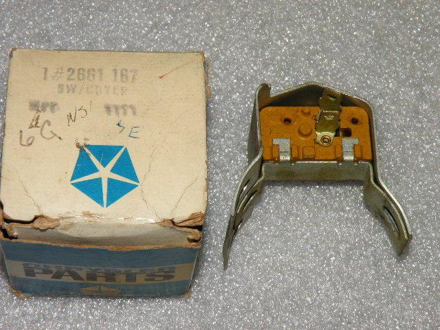 1965-66 dodge chrysler plymouth 2661167 back-up lamp switch nos mopar