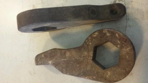 Stock torsion keys, u-bolts, and blocks for 01 gmc sierra Z-71, US $5.00, image 2