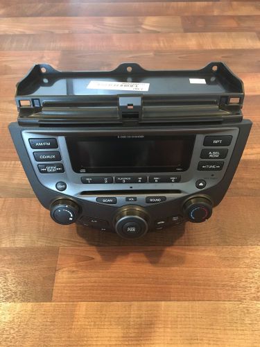 2003-07 honda accord 6cd/aux/rpt/a.sel/rdm am fm radio player w/ac heat control